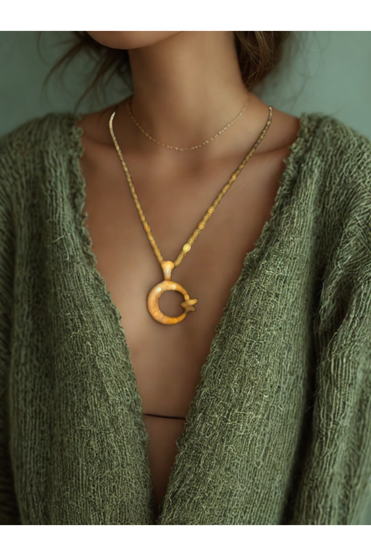 Hilal Ay Gold Çilek Kolye