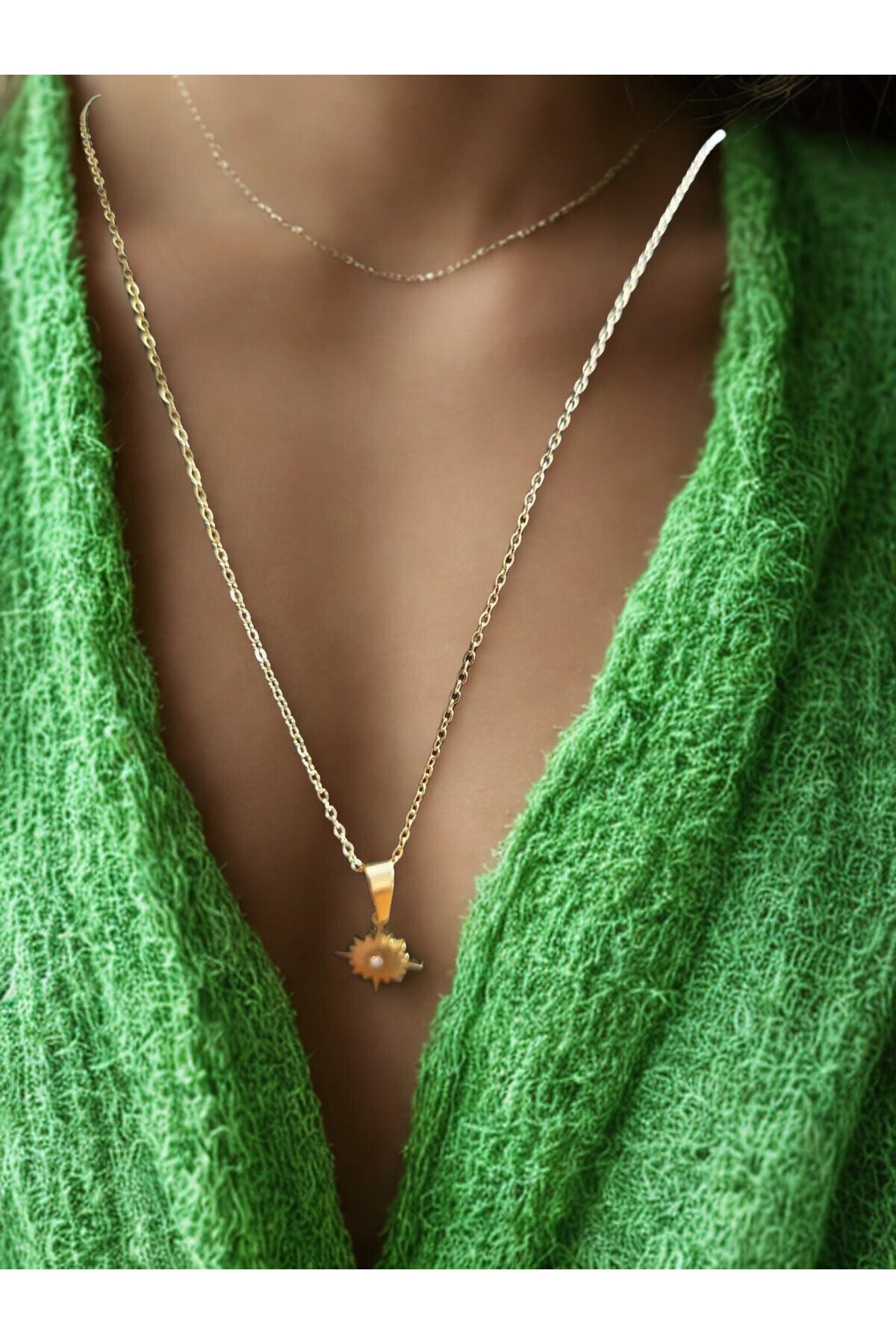 Solarus(Güneş) Beyaz Taş Detaylı Gold Çelik Kolye