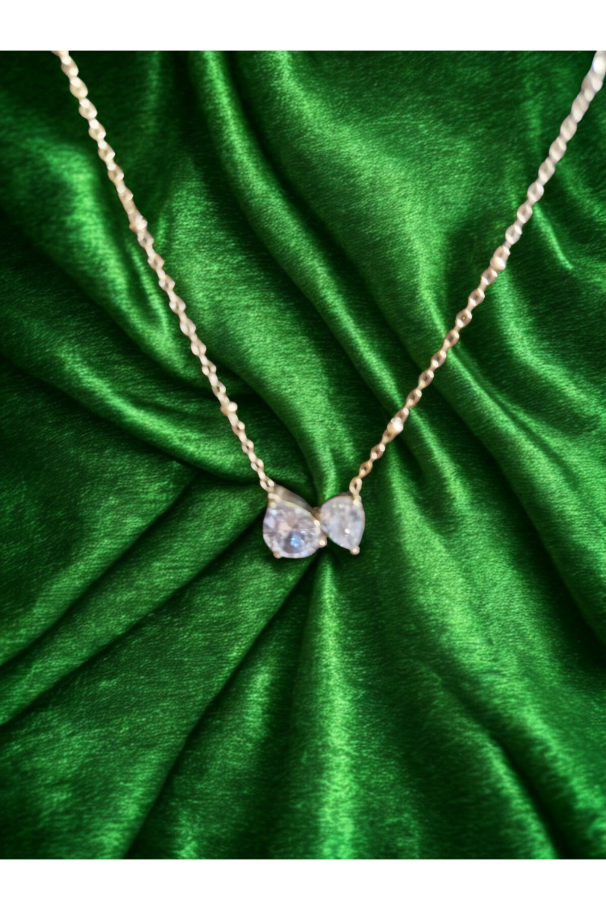 Fiyonk Taşli Çelik Kolye